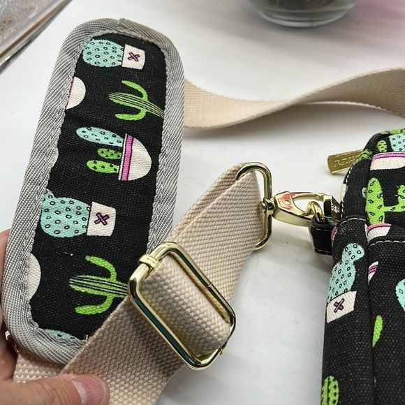 Dachee Cactus Pattern Laptop Bag Black Green MCB4531L - Picture 6 of 8